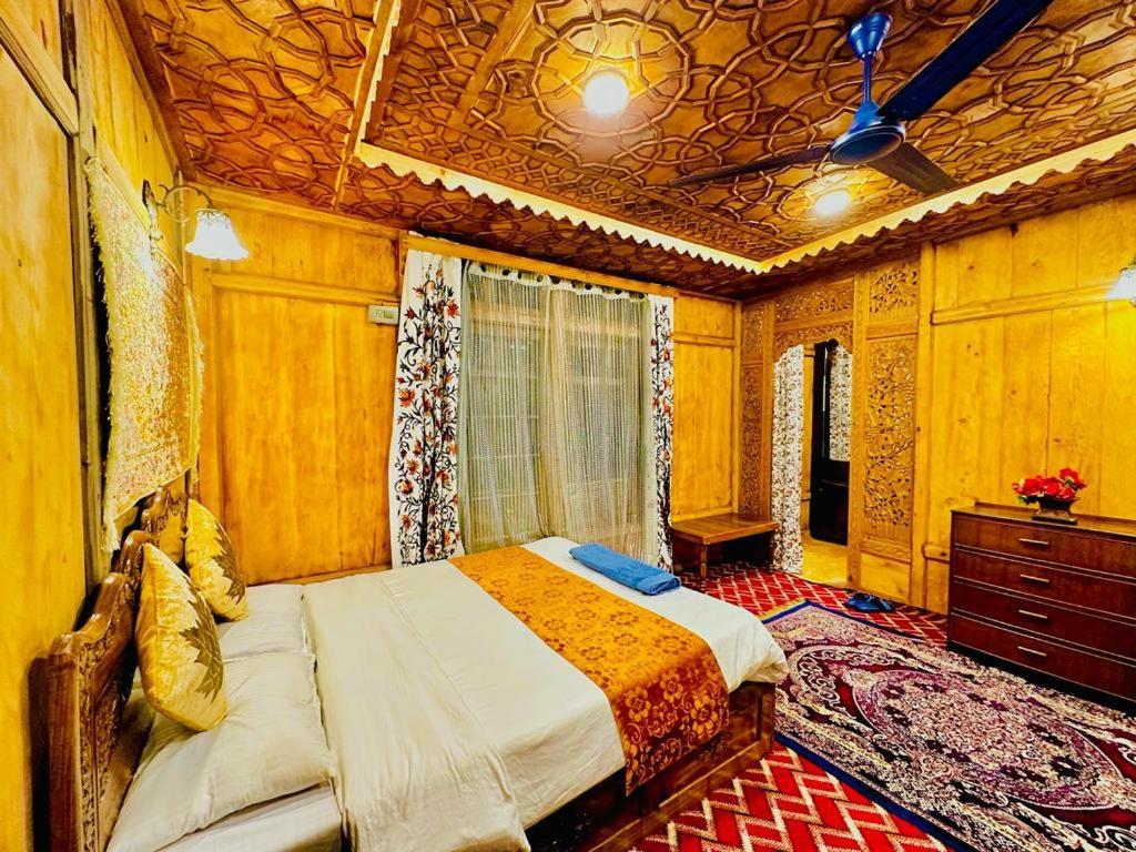 New Zealand Group Of Houseboats Hotel Srinagar  Ngoại thất bức ảnh