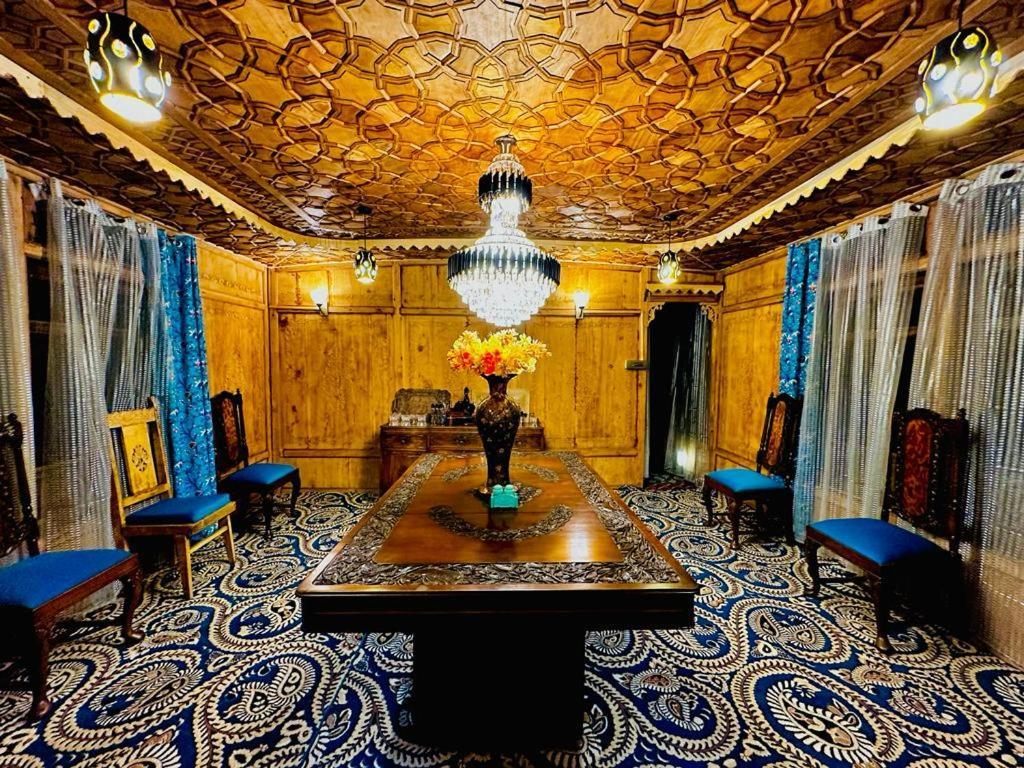New Zealand Group Of Houseboats Hotel Srinagar  Ngoại thất bức ảnh